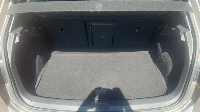 Volkswagen Golf view 14
