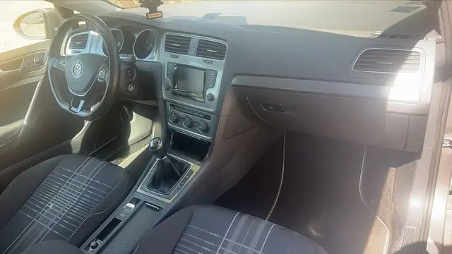 Volkswagen Golf view 10