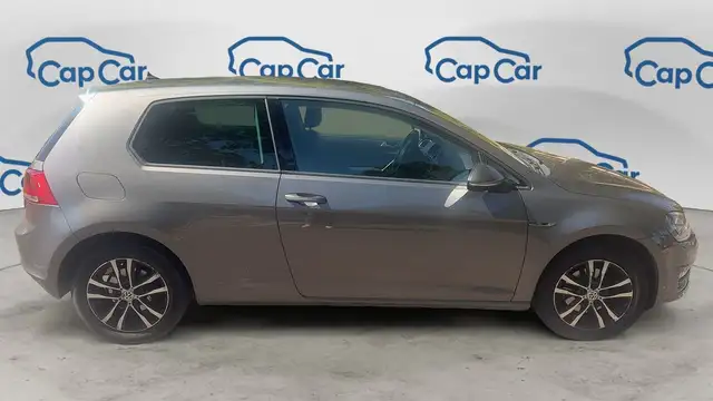 Volkswagen Golf view 4