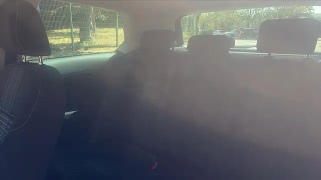 Volkswagen Golf view 9
