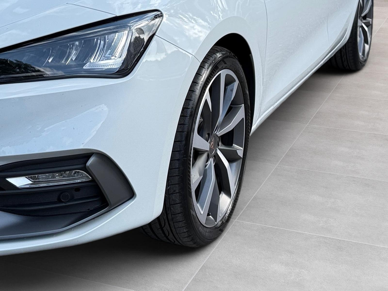 SEAT Leon Sportstourer 1.5 eTSI ACT DSG NAVI AHK ACC — photo 3