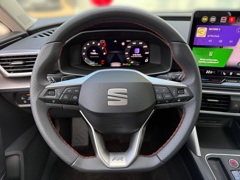 SEAT Leon Sportstourer 1.5 eTSI ACT DSG NAVI AHK ACC — photo 7