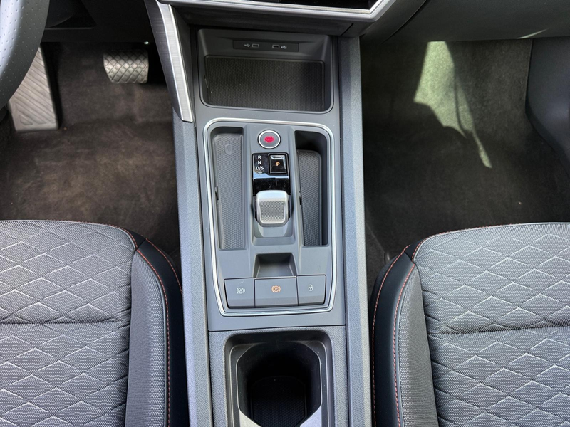 SEAT Leon Sportstourer 1.5 eTSI ACT DSG NAVI AHK ACC — photo 14