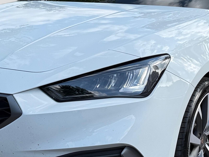 SEAT Leon Sportstourer 1.5 eTSI ACT DSG NAVI AHK ACC — photo 2