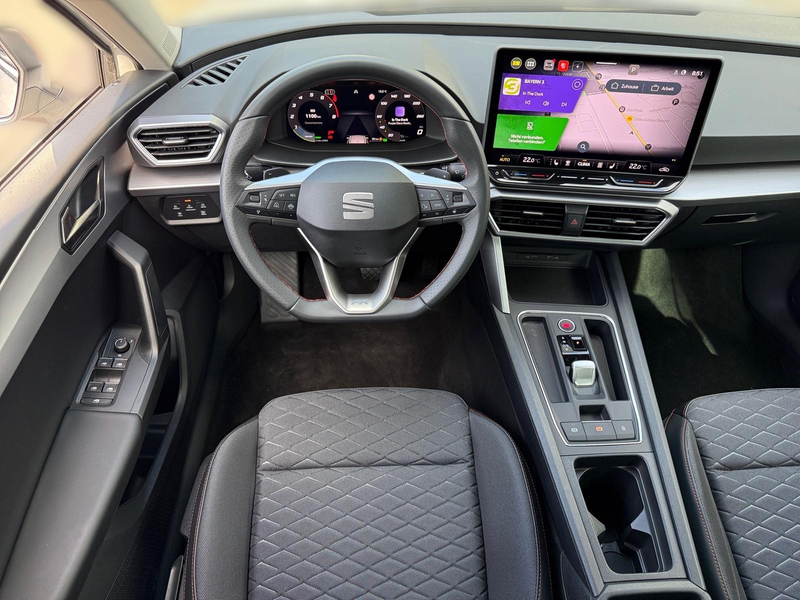 SEAT Leon Sportstourer 1.5 eTSI ACT DSG NAVI AHK ACC — photo 6