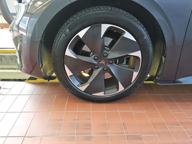 Cupra Born view 5