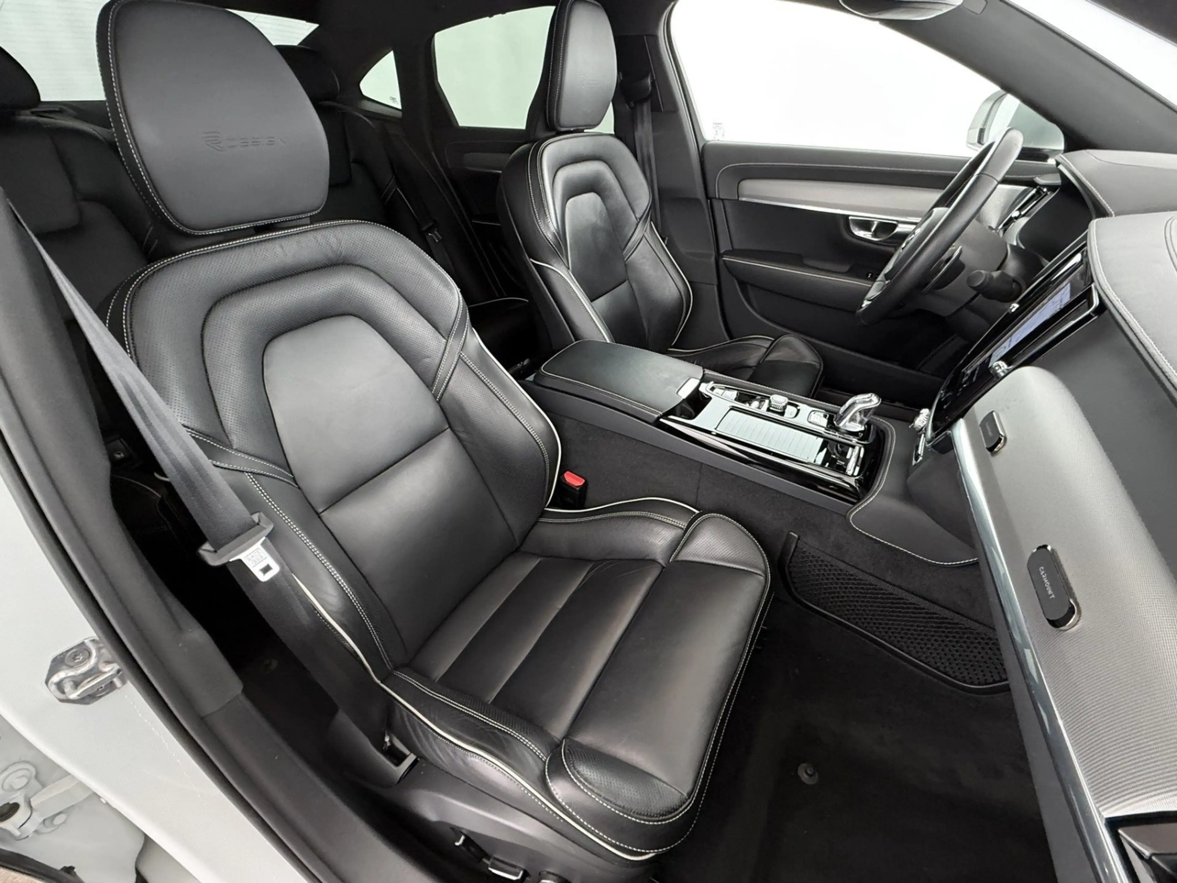 Volvo S90 T8 Twin Engine PHEV R Design AWD Aut LED SKY — photo 15
