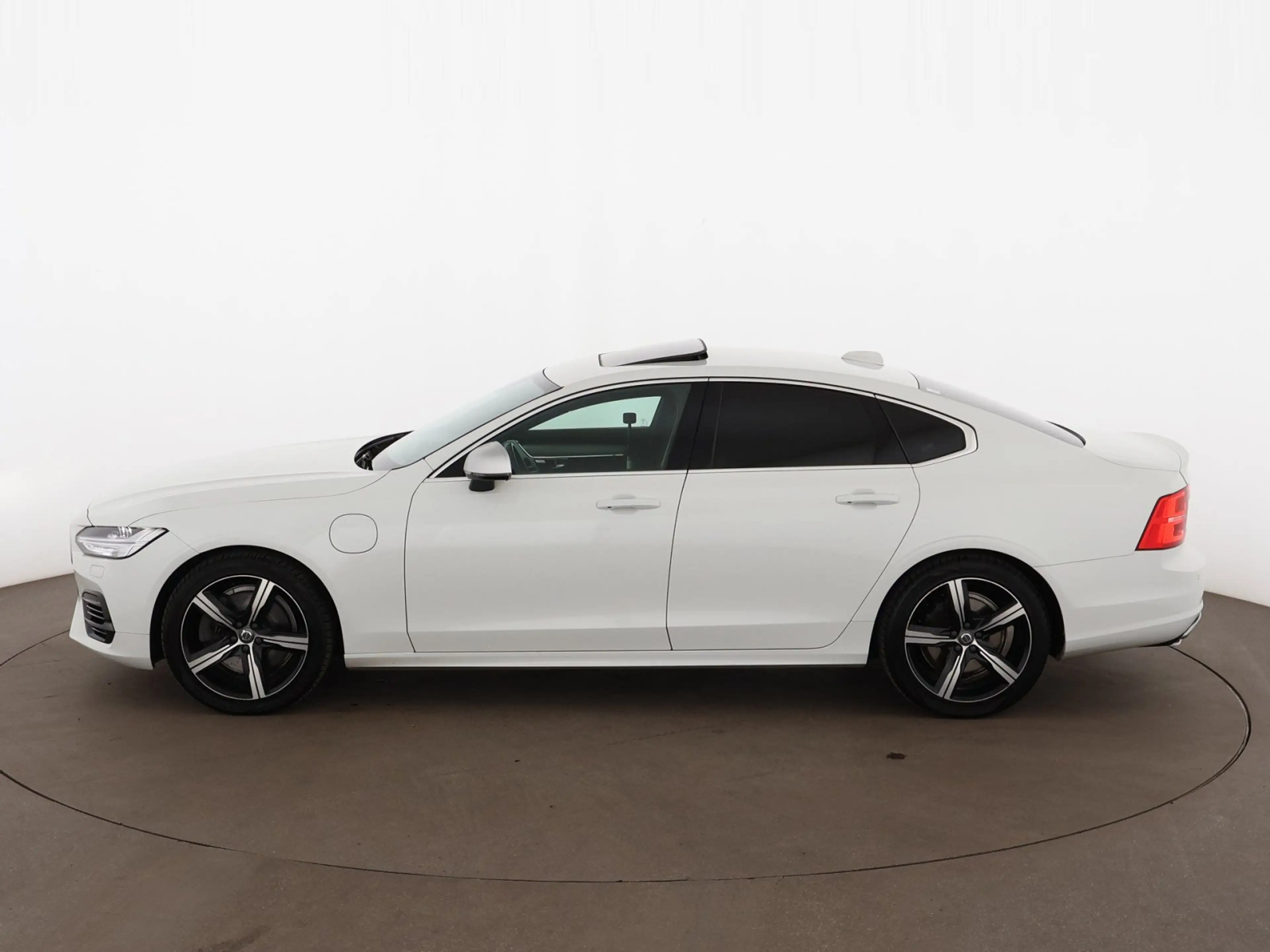 Volvo S90 T8 Twin Engine PHEV R Design AWD Aut LED SKY — photo 5