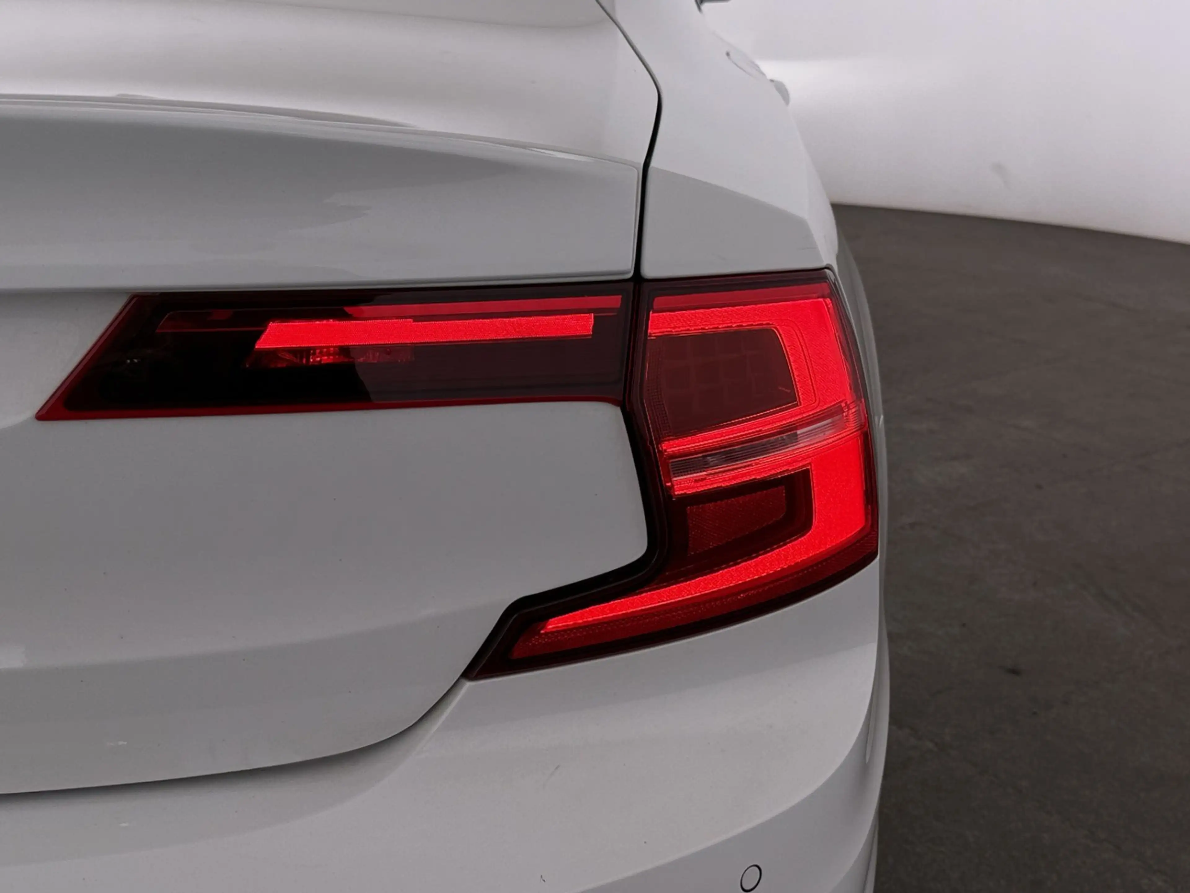 Volvo S90 T8 Twin Engine PHEV R Design AWD Aut LED SKY — photo 11