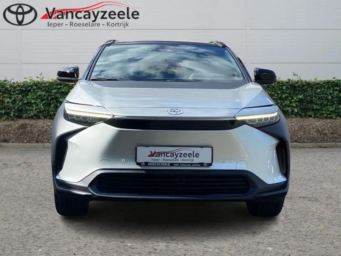 Toyota bZ4X Style+cam+nav+sensoren voor&ac Zilver - 2