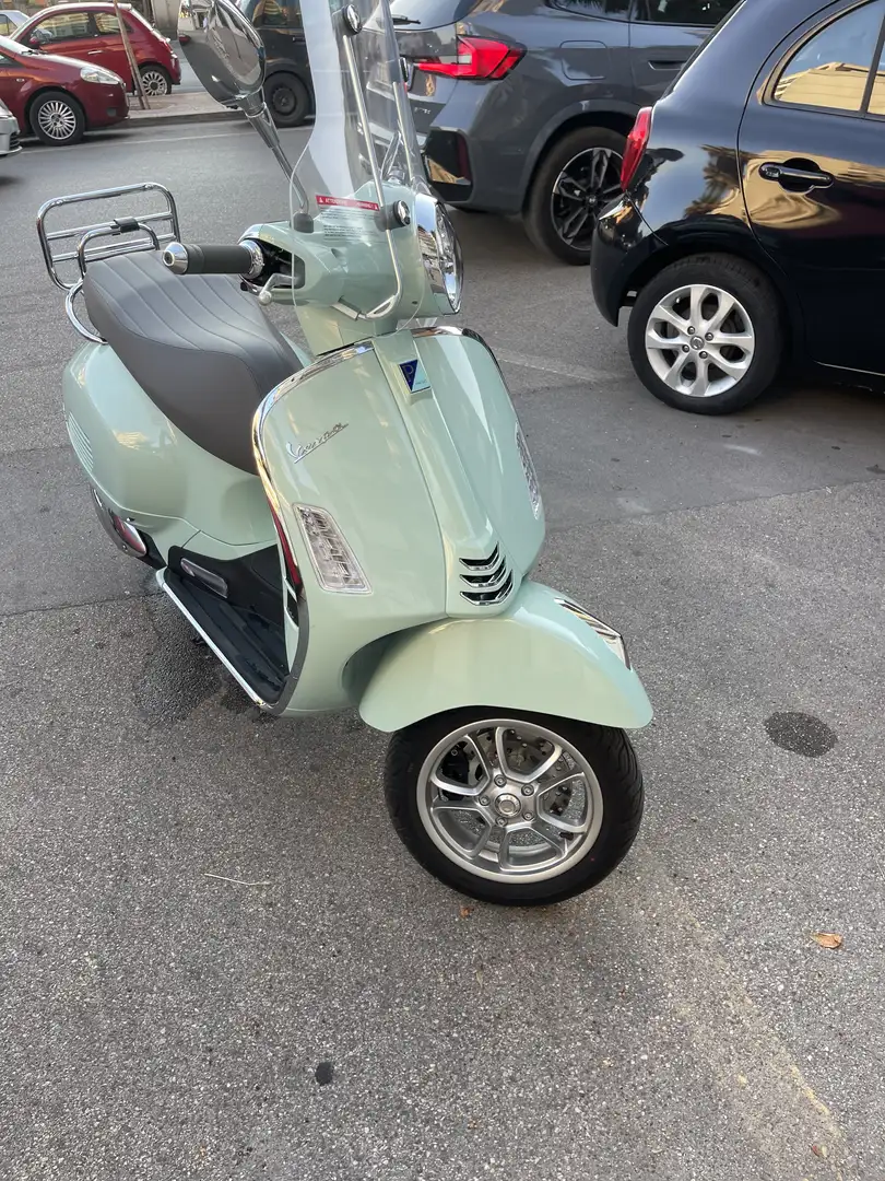 Vespa GTS 310 Verde - 1