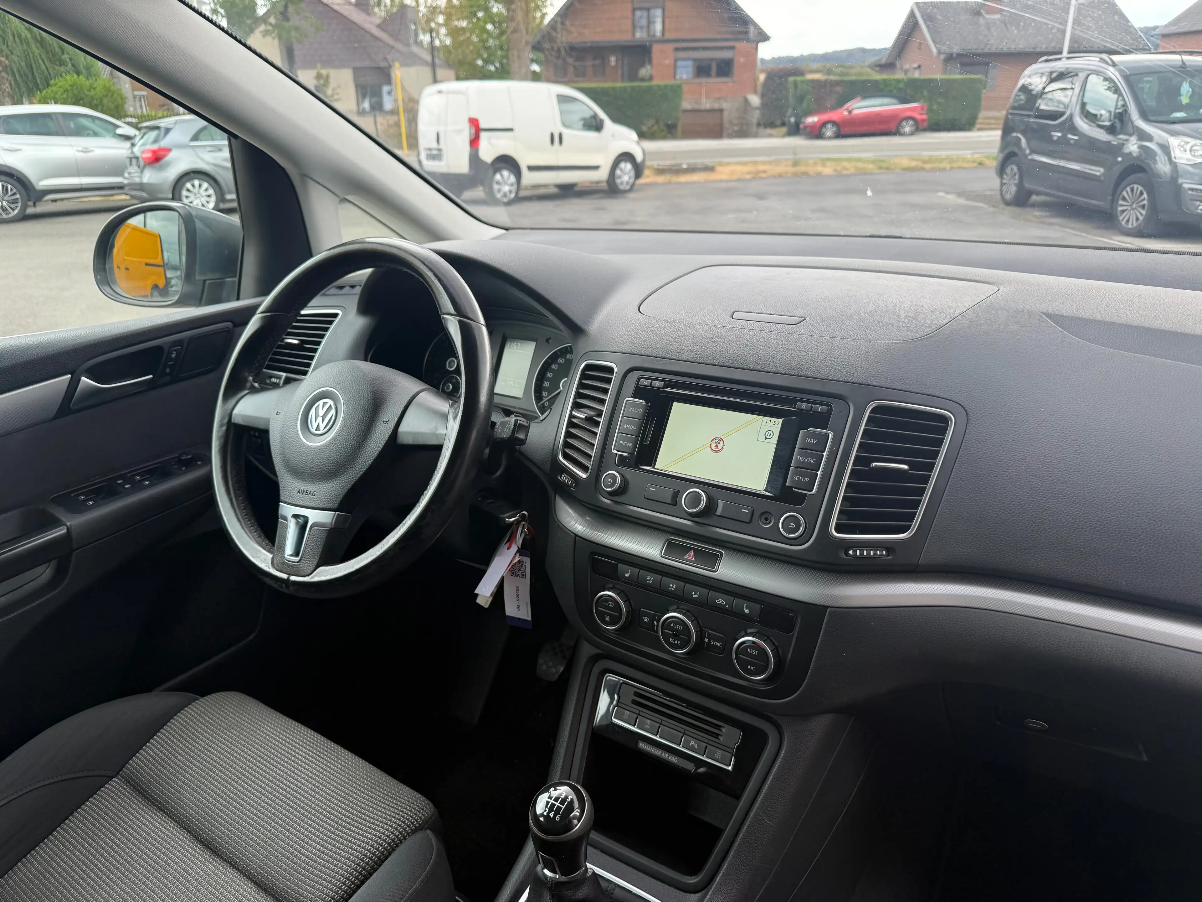 Volkswagen Sharan Sharan 2.0TDi 7 PLACES,CRUISE,CLIM,SIÈGES CHAUFFANTS… — photo 5