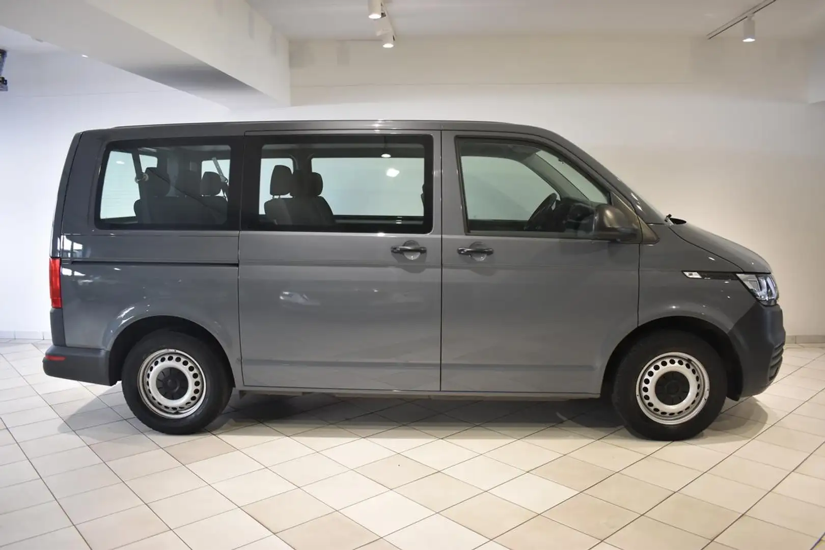 Volkswagen T6 Kombi 2.0TDI Kombi 9 Sitze 2.Heizung PDC Grau - 2