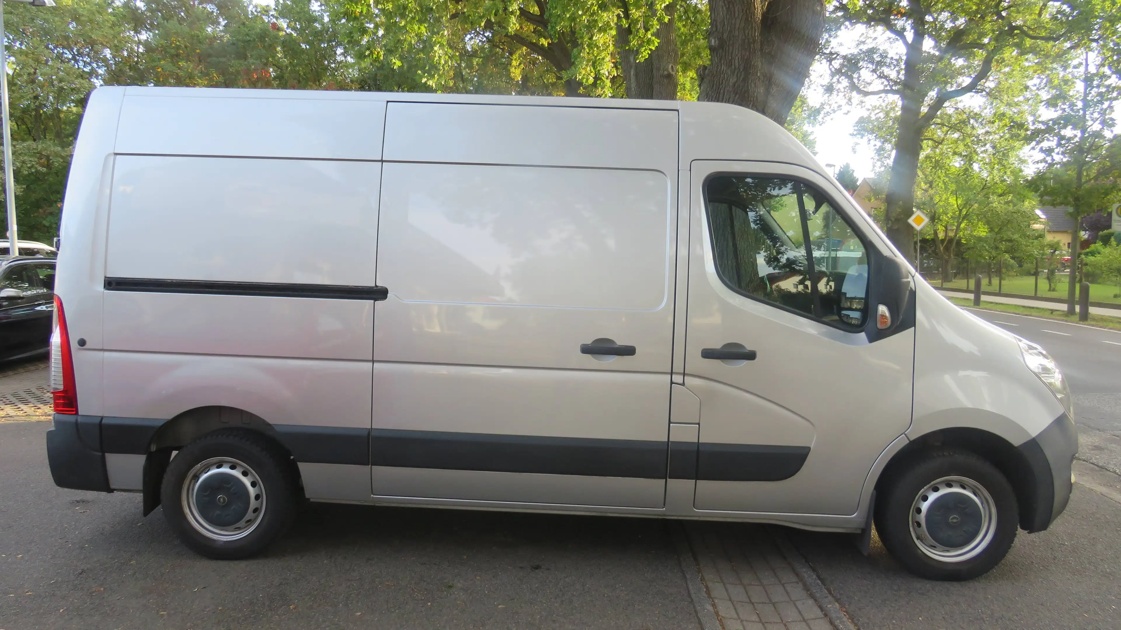 Opel Movano HKa L2H2 3,3t — photo 8