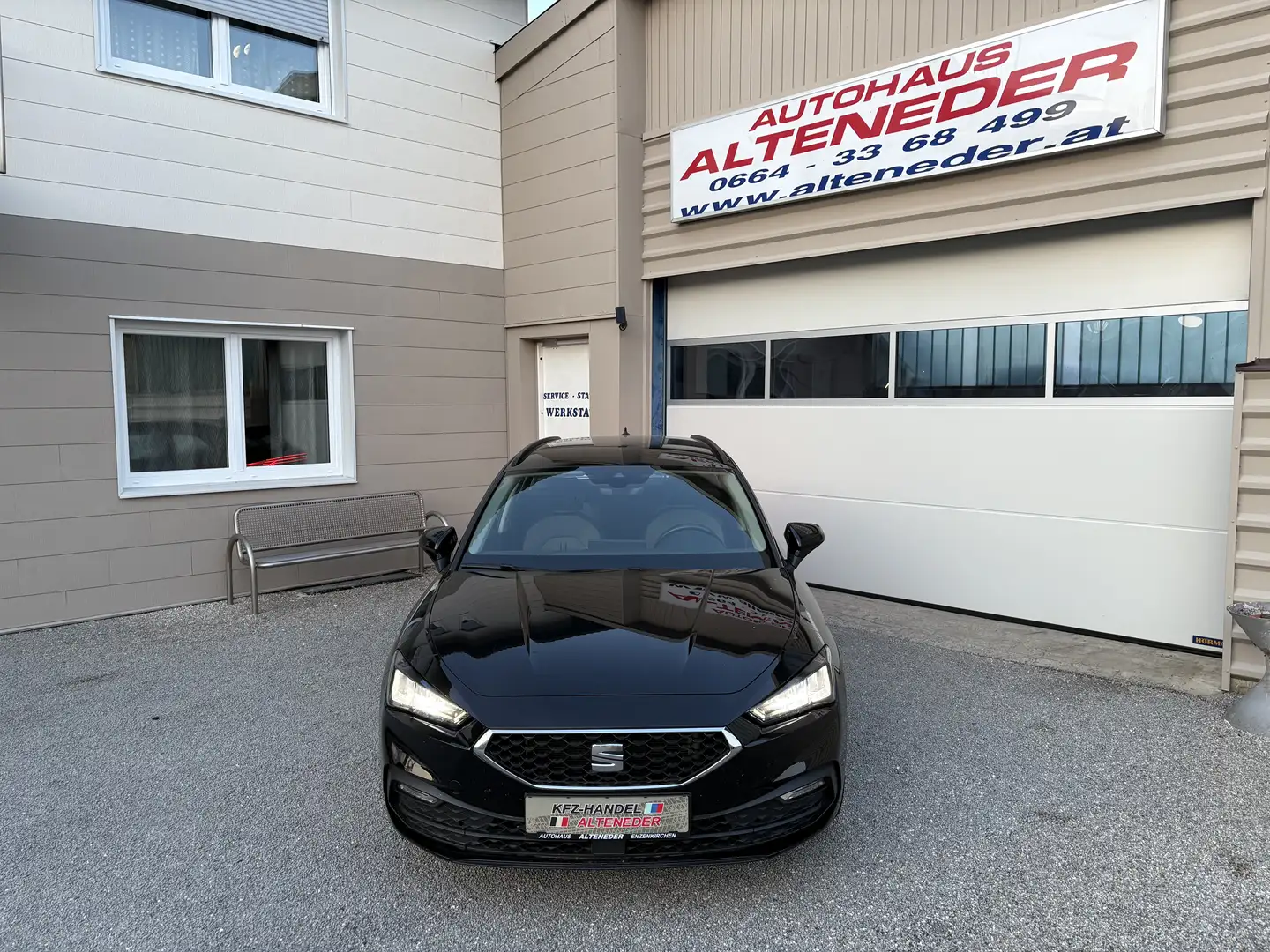 SEAT Leon Leon SP 1,0 TSI Style *WERKSGARANTIE*CARPLAY*230V* Schwarz - 2