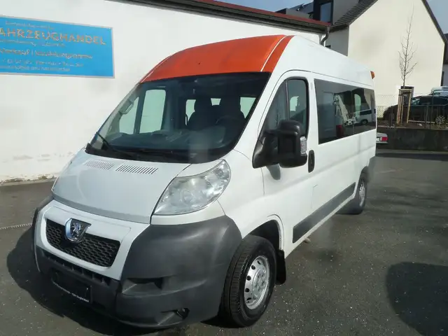 Peugeot Boxer 2,2 HDi lang/hoch 9-SITZERBUS