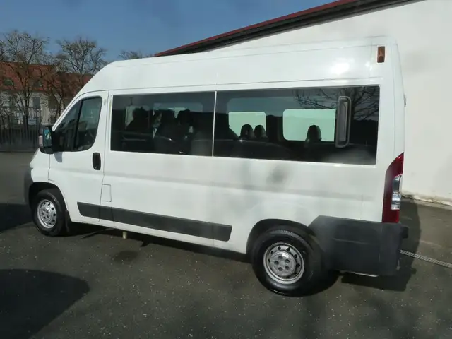 Peugeot Boxer 2,2 HDi lang/hoch 9-SITZERBUS