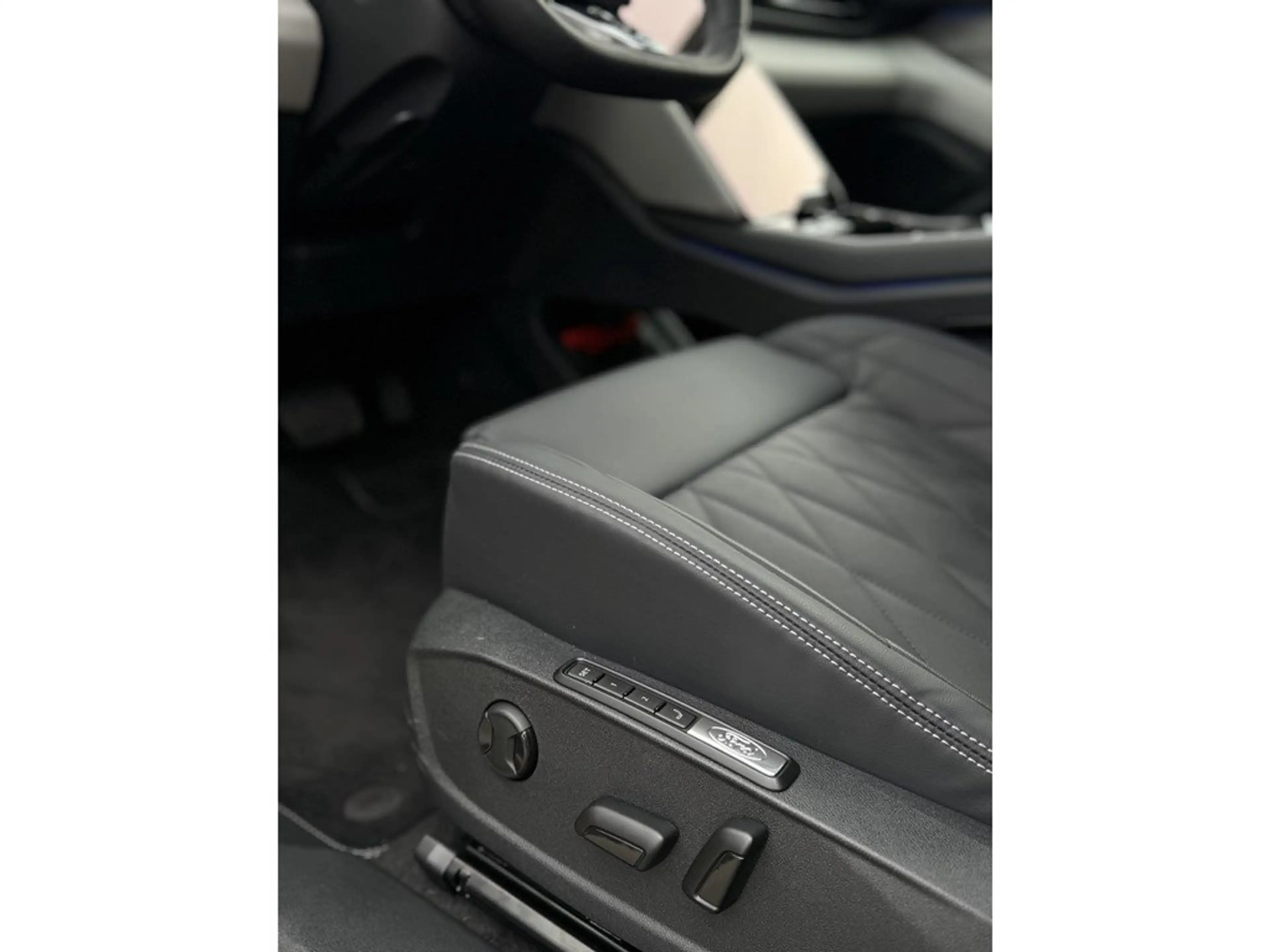 Ford Capri 77 kWh Extended Range RWD Premium — photo 13