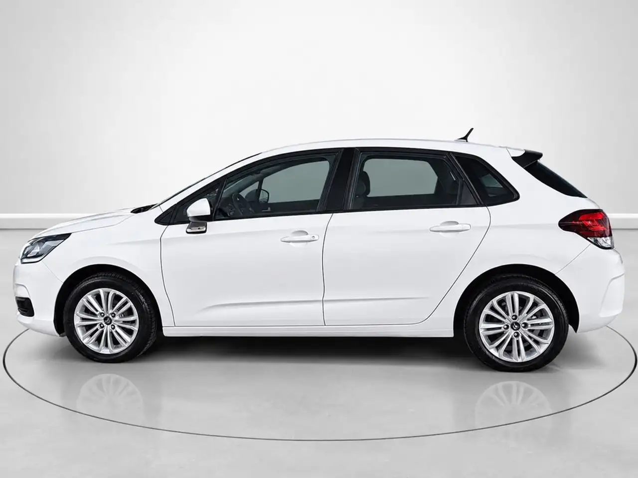 2016 Citroen C4 1.2 PureTech Live Edition 110, photograph 6