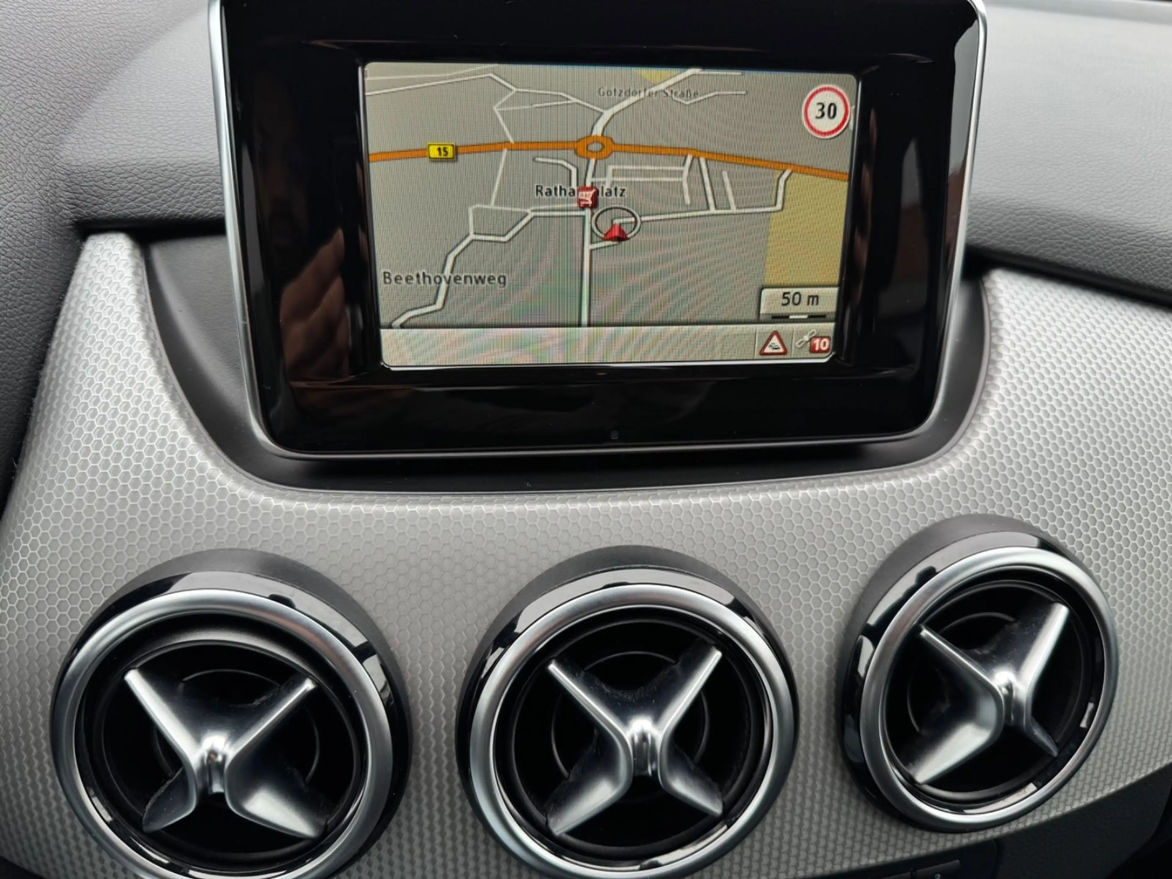 Mercedes-Benz B 250 NIGHT PAKET *1 Jahr Garantie*TÜV — photo 12