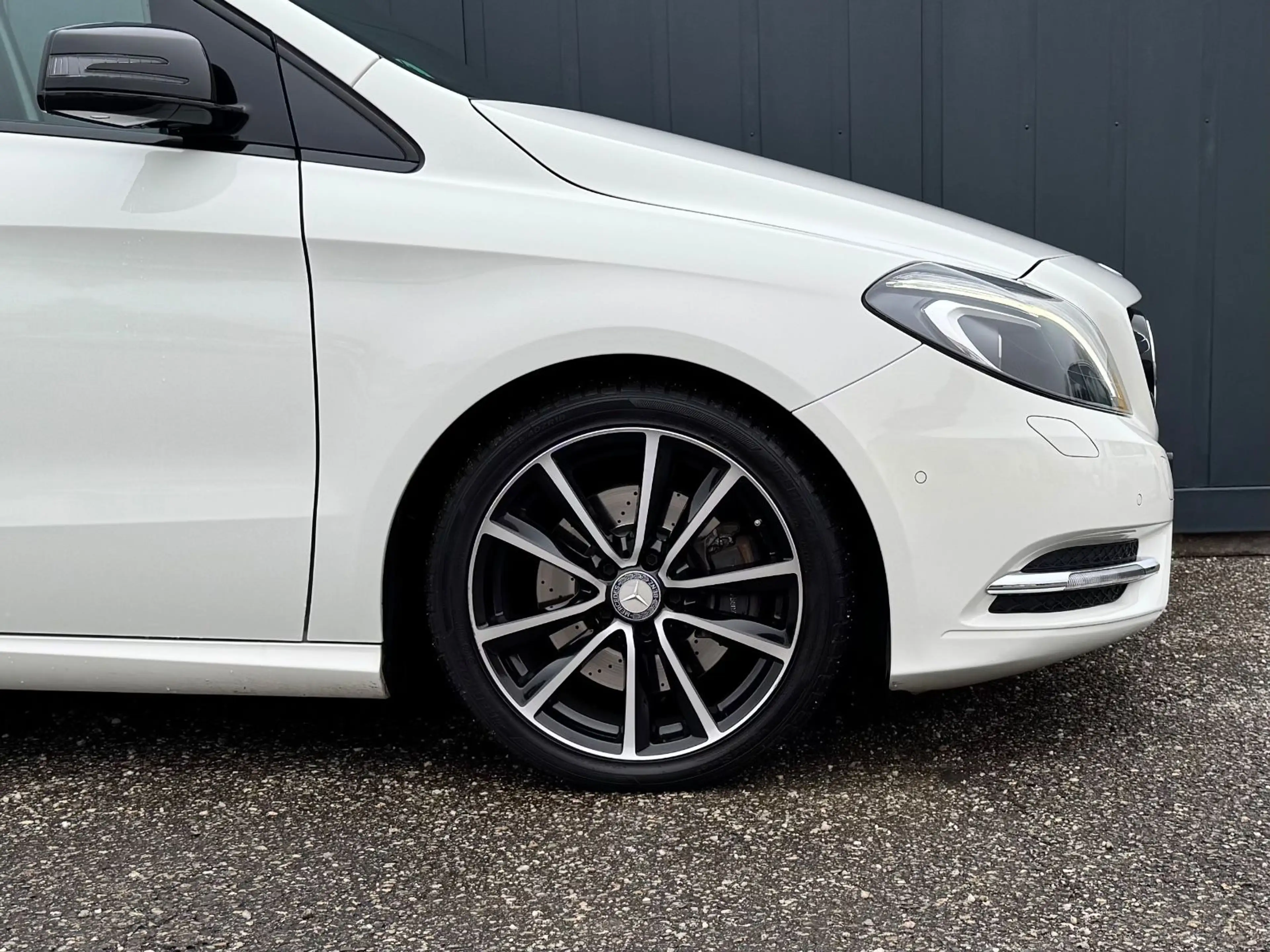 Mercedes-Benz B 250 NIGHT PAKET *1 Jahr Garantie*TÜV — photo 9