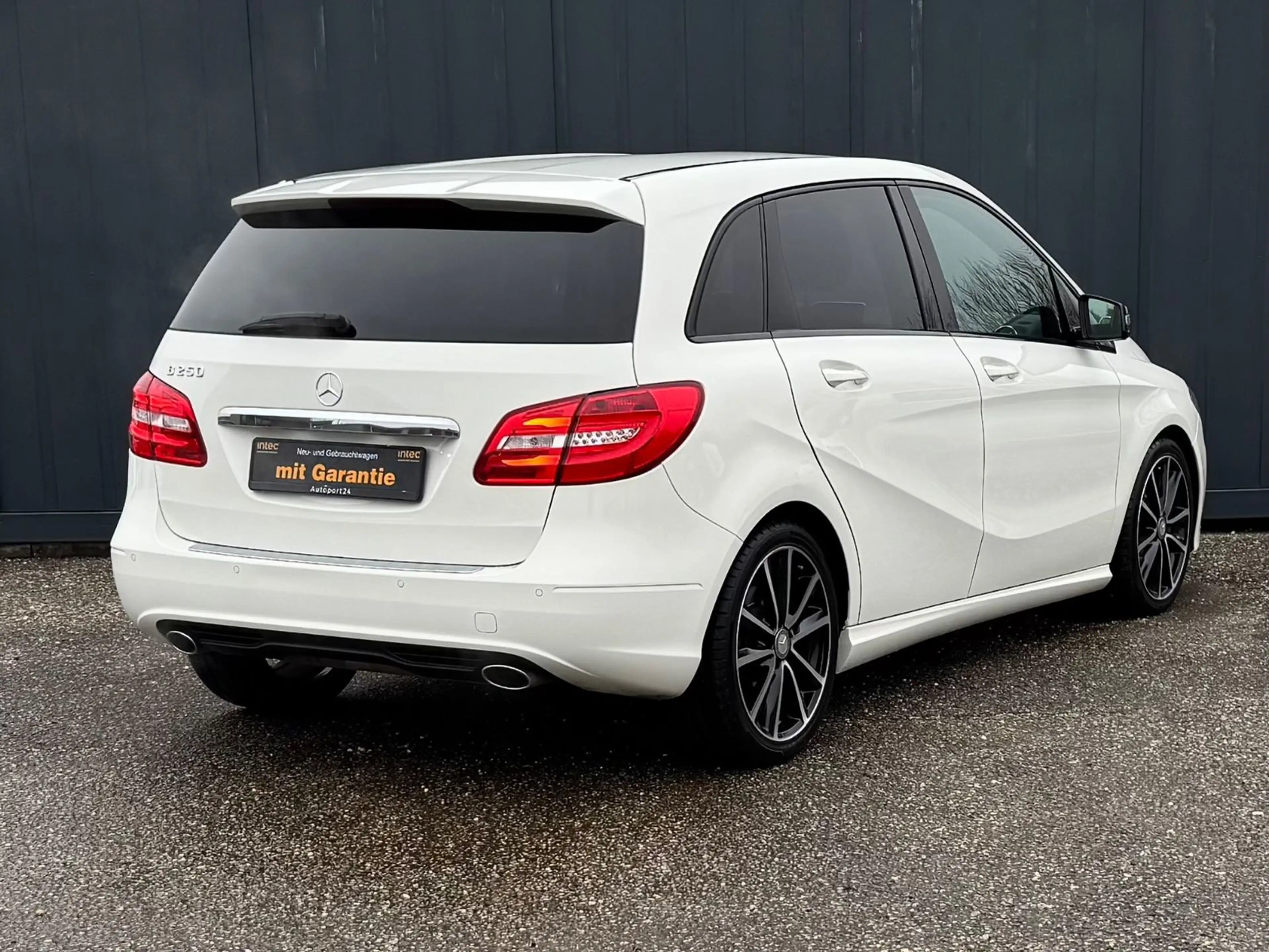 Mercedes-Benz B 250 NIGHT PAKET *1 Jahr Garantie*TÜV — photo 5