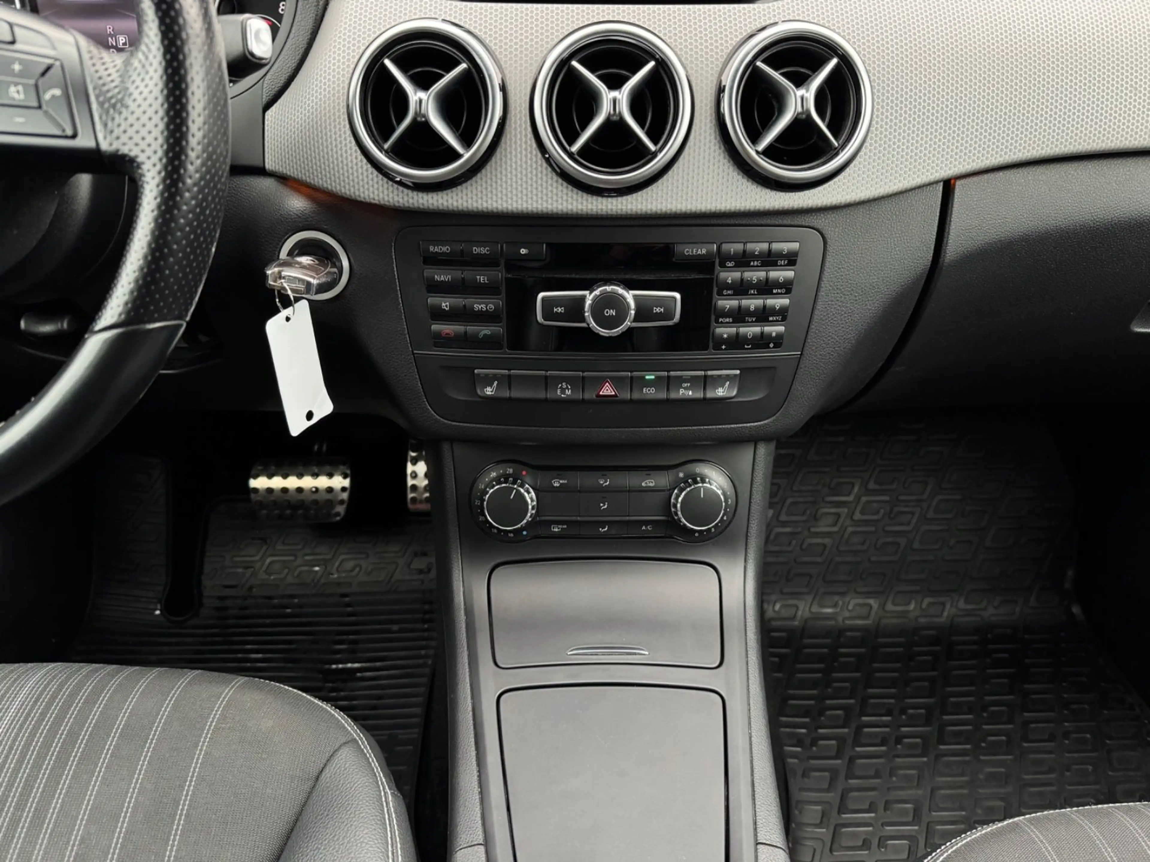 Mercedes-Benz B 250 NIGHT PAKET *1 Jahr Garantie*TÜV — photo 11