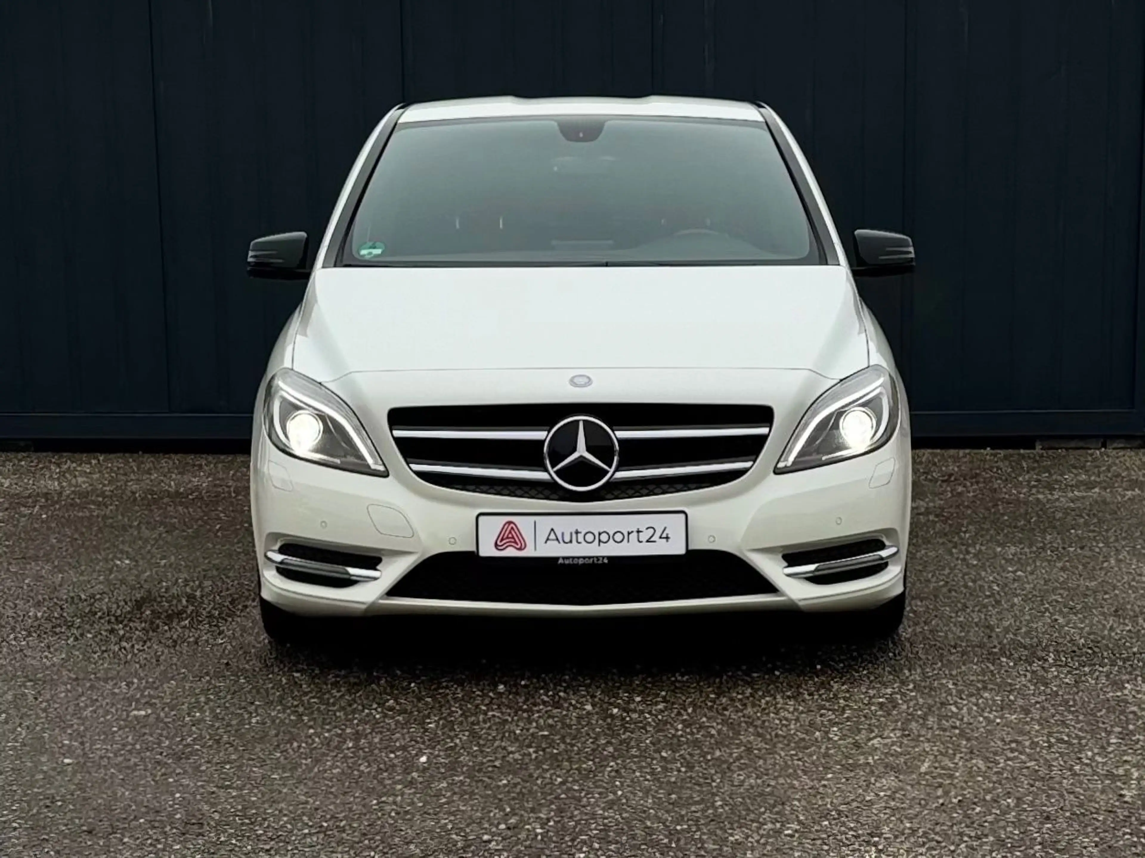 Mercedes-Benz B 250 NIGHT PAKET *1 Jahr Garantie*TÜV — photo 3