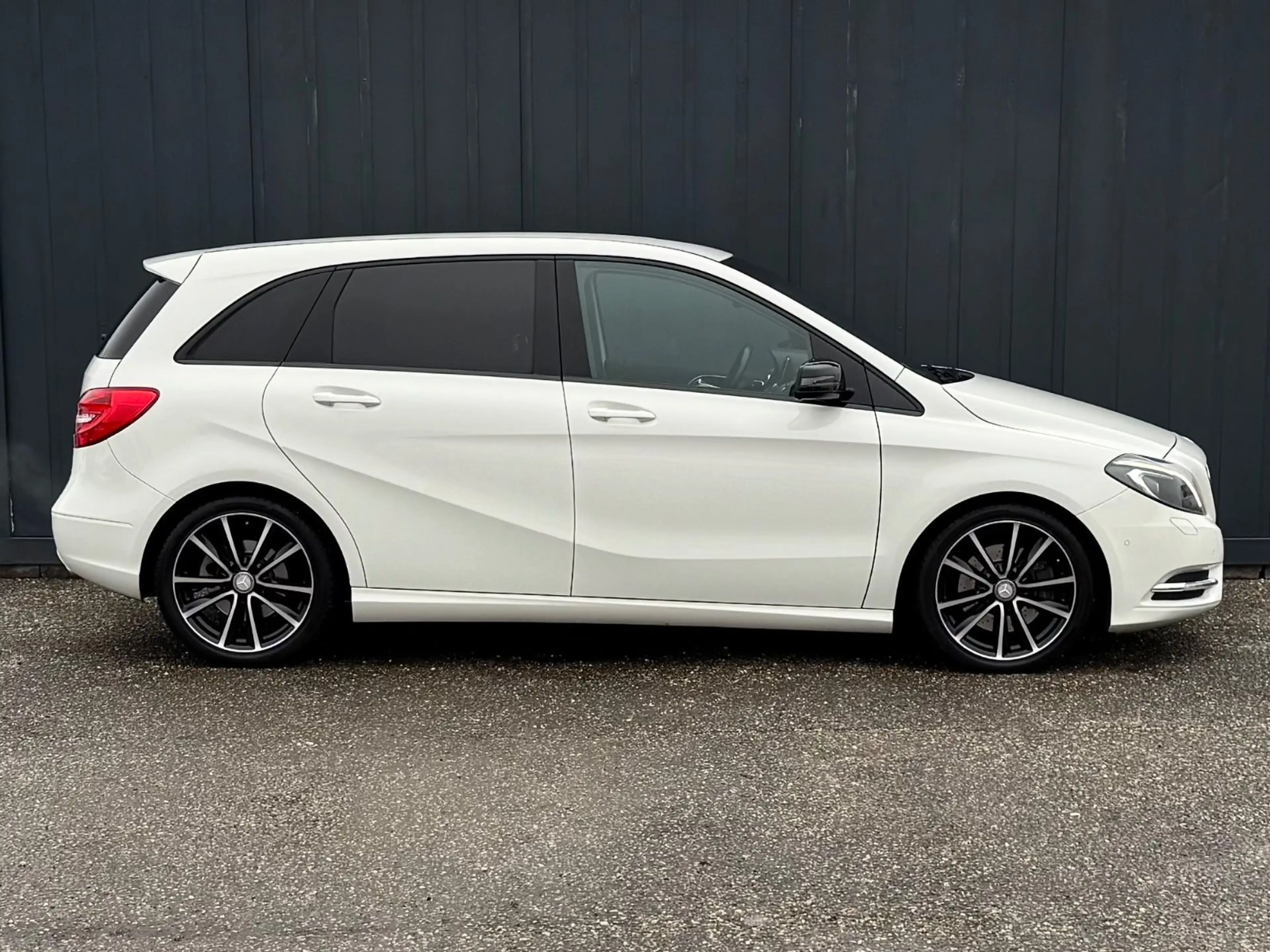 Mercedes-Benz B 250 NIGHT PAKET *1 Jahr Garantie*TÜV — photo 8