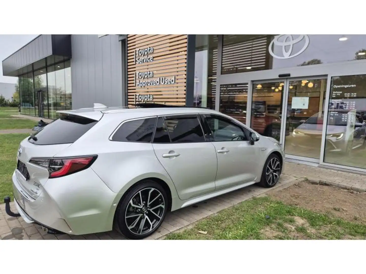 Toyota Corolla TS 2.0 Premium+opendak+trekhaak Gris - 2