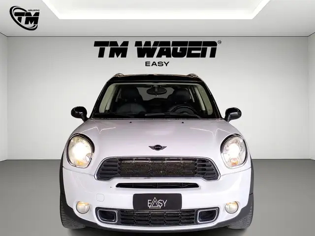 Mini Countryman view 2