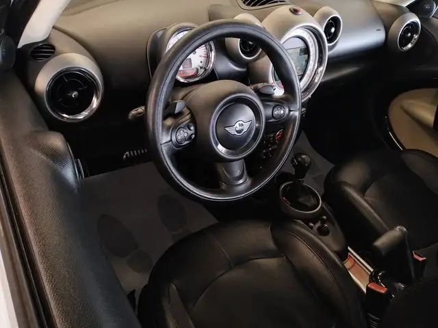 Mini Countryman view 8