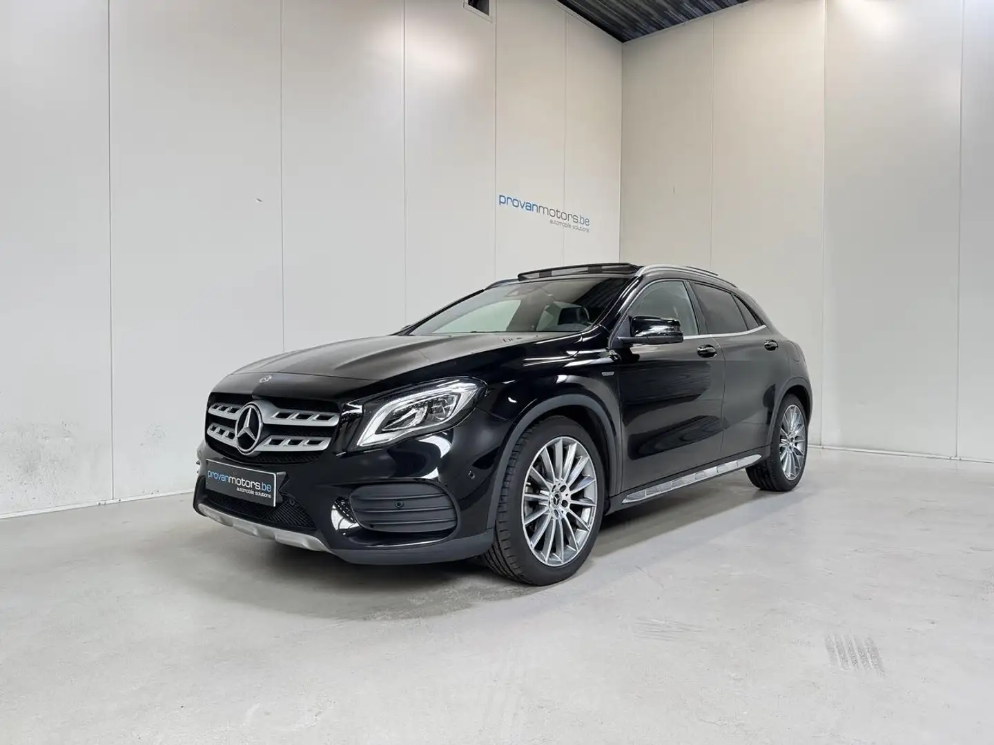 Mercedes-Benz GLA 200 Benzine Autom. - Pano - Topstaat! 1Ste Eig! Zwart - 1