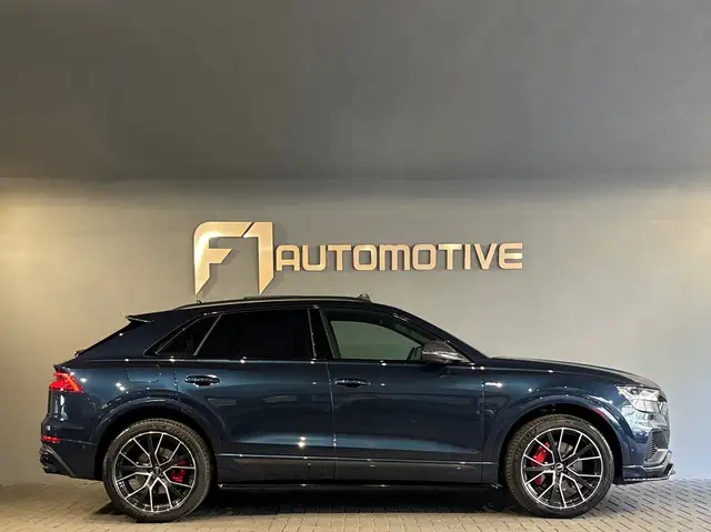 Audi Q8 view 13