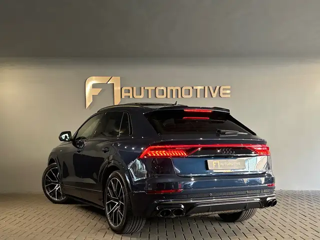 Audi Q8 view 9