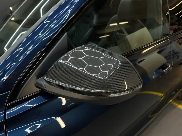 Audi Q8 view 15