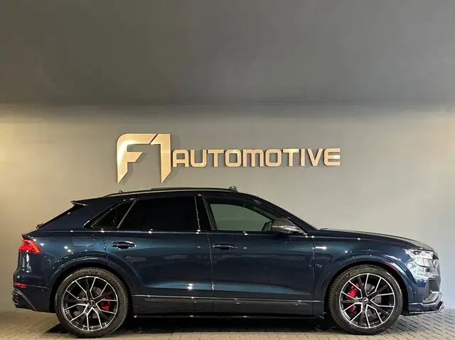 Audi Q8 view 14