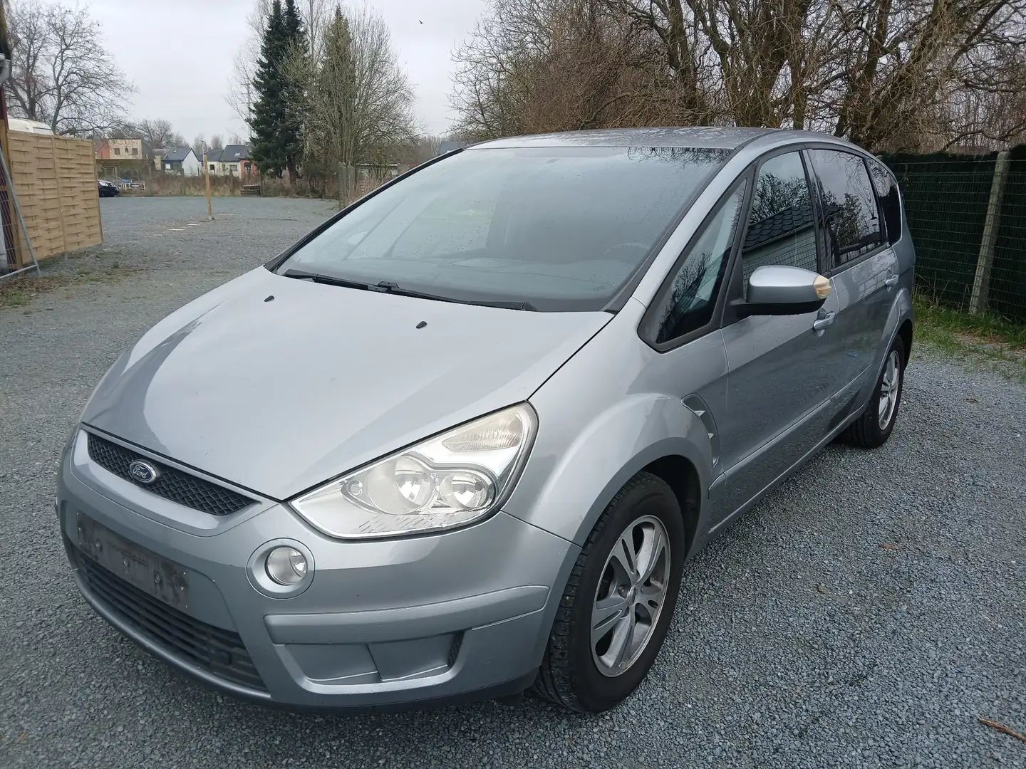 Ford S-Max 2.0i Trend très propre Gris - 2