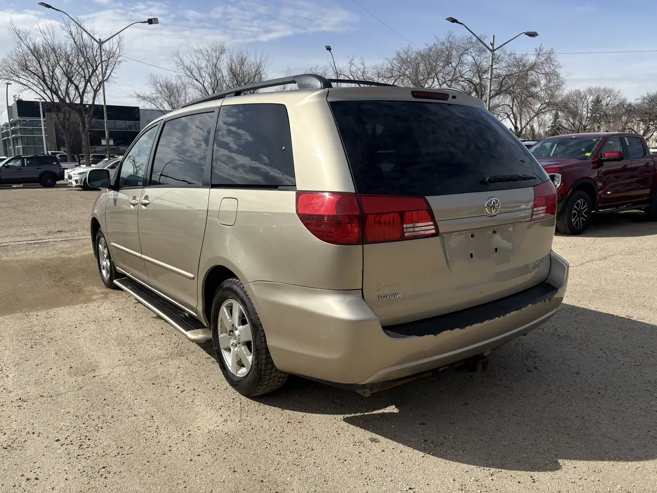 Toyota Sienna снимка Toyota Sienna