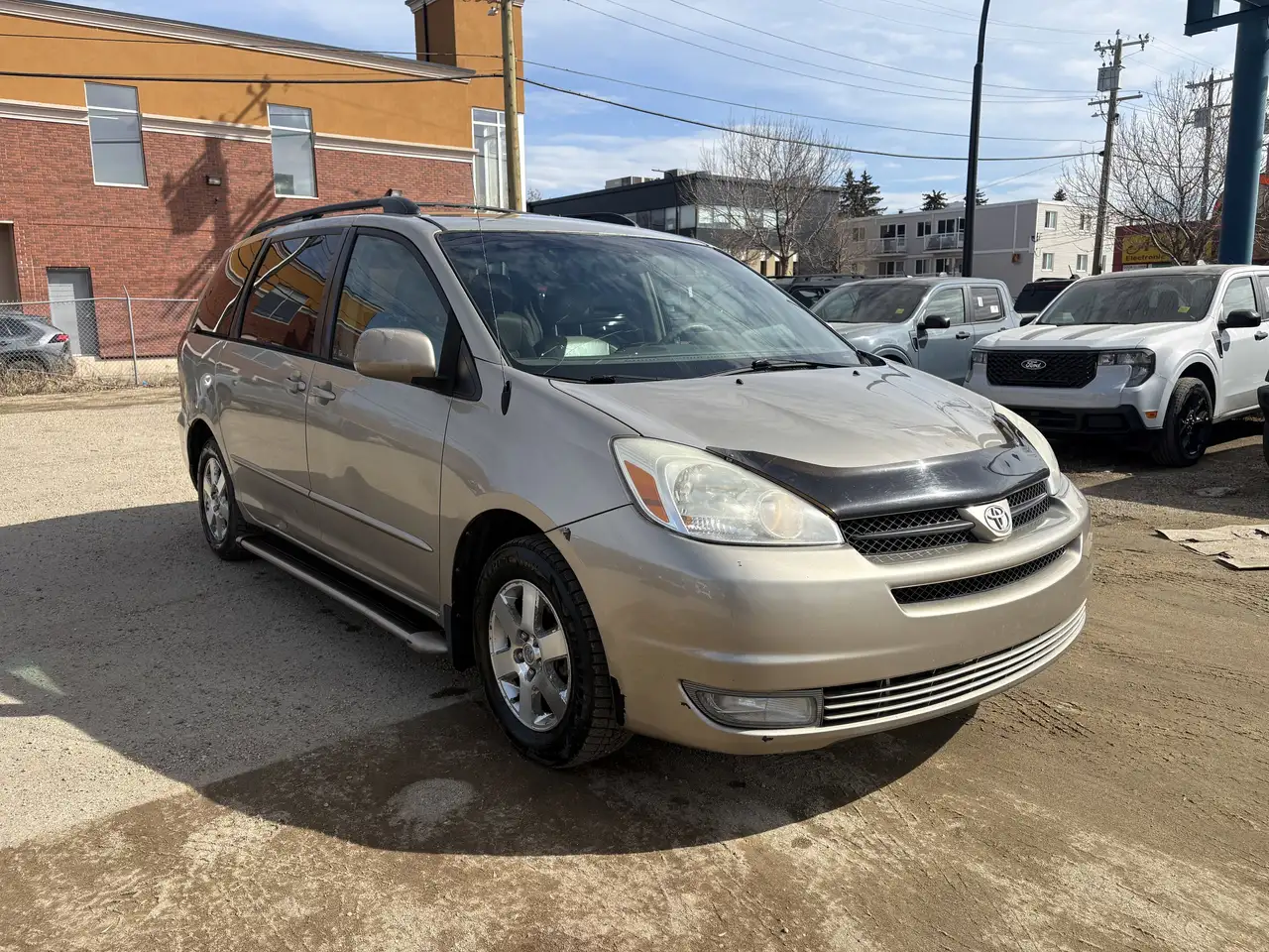 Toyota Sienna снимка Toyota Sienna