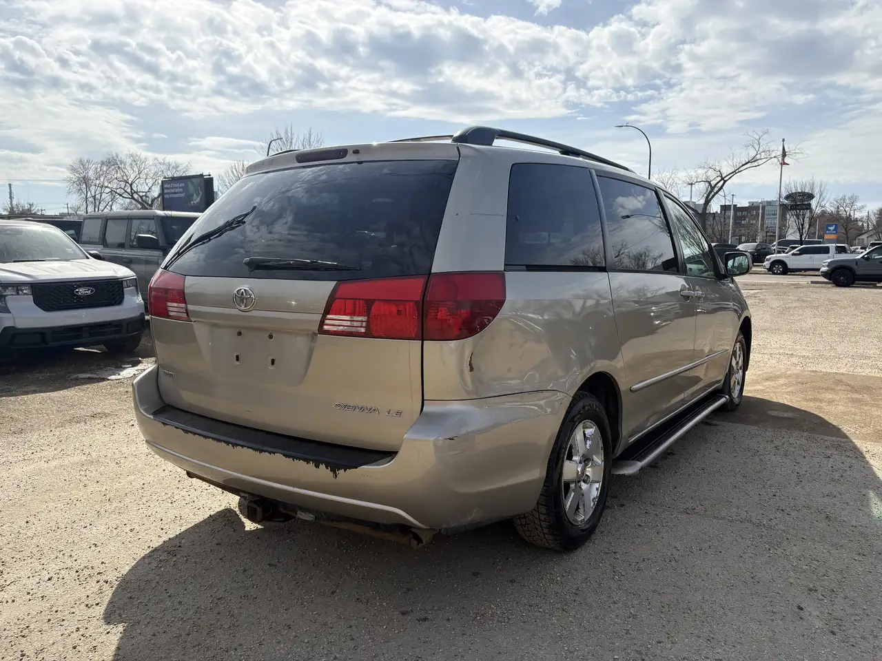 Toyota Sienna снимка Toyota Sienna