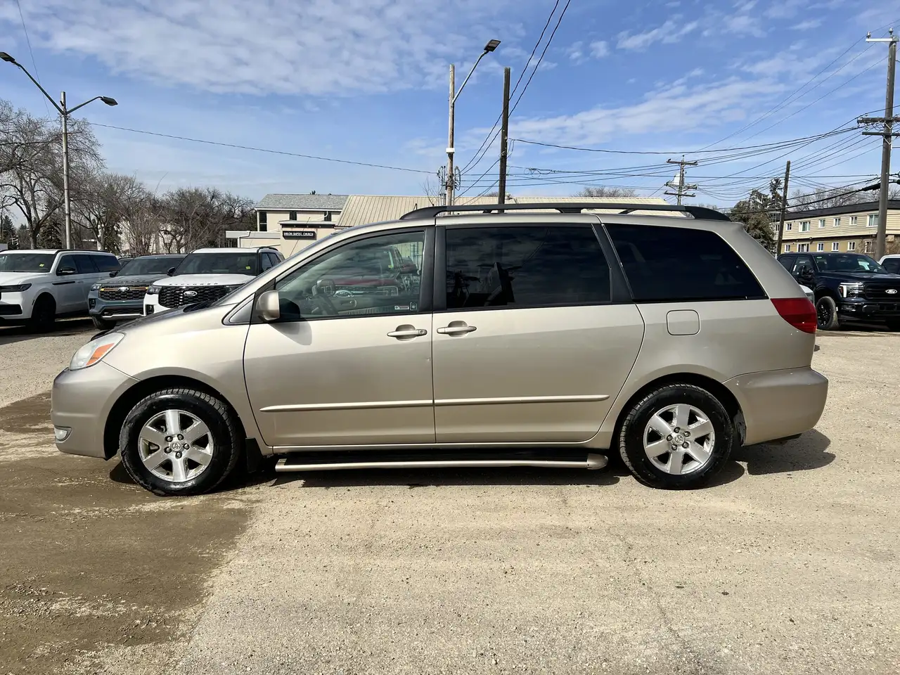 Toyota Sienna снимка Toyota Sienna