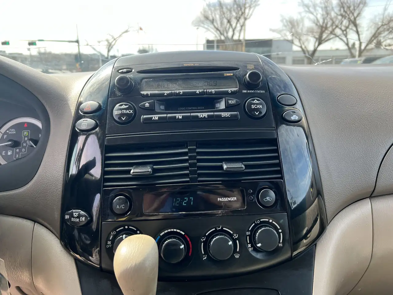 Toyota Sienna снимка Toyota Sienna