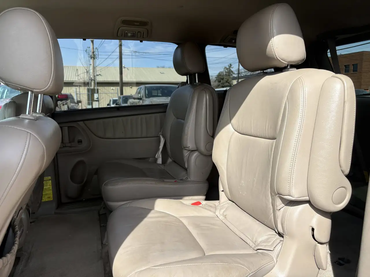 Toyota Sienna снимка Toyota Sienna