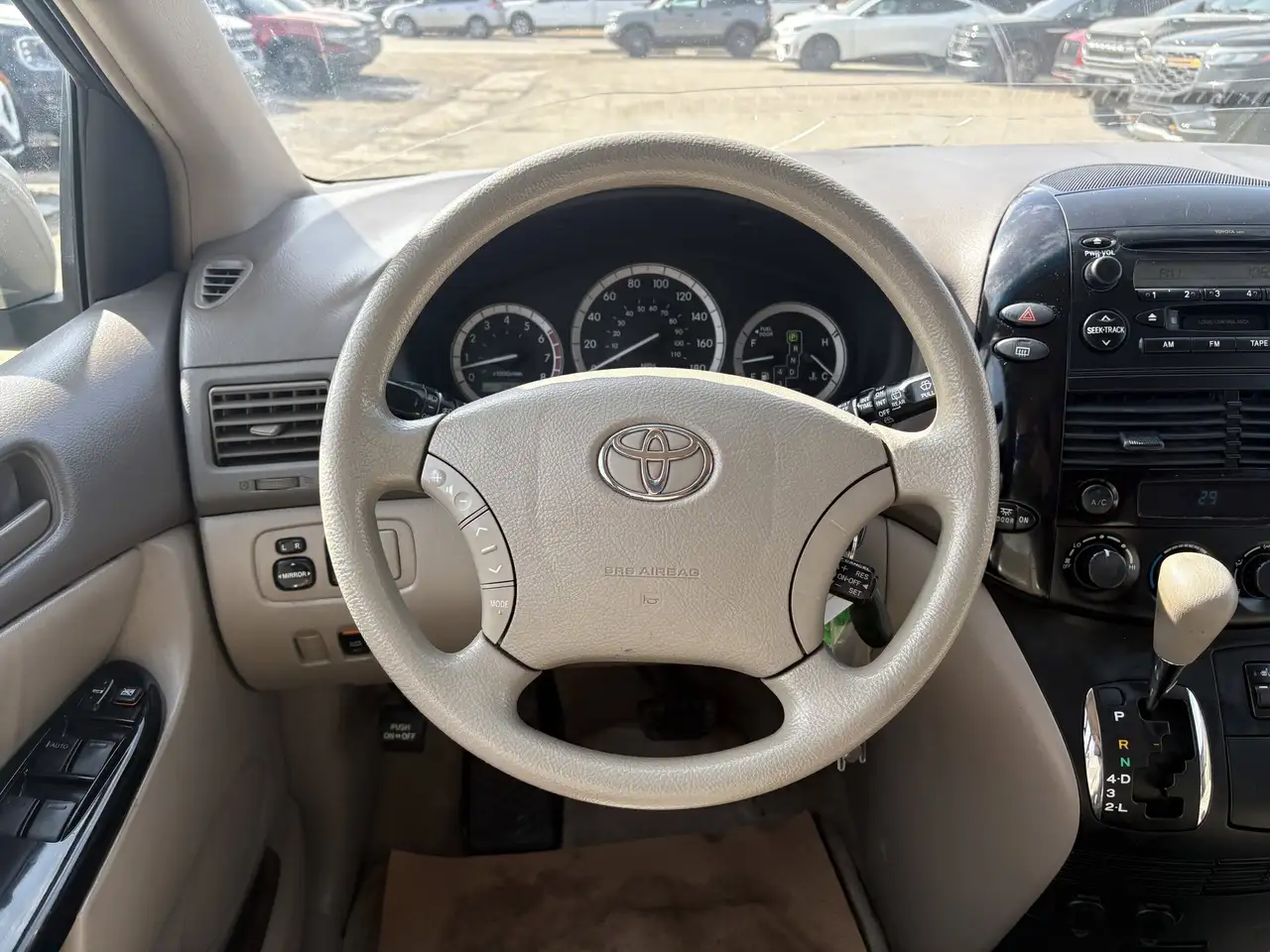 Toyota Sienna снимка Toyota Sienna