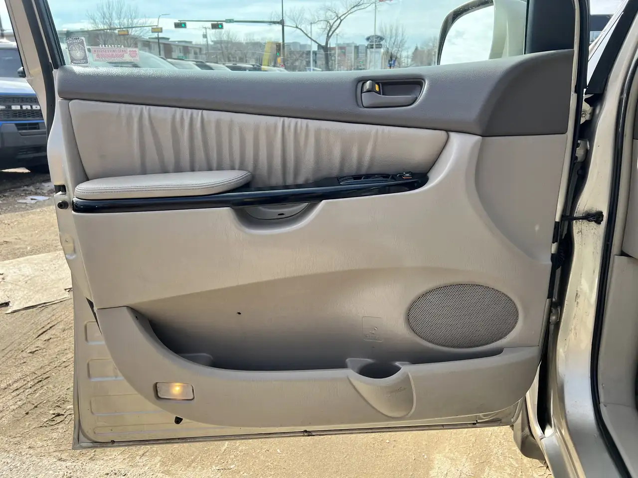 Toyota Sienna снимка Toyota Sienna