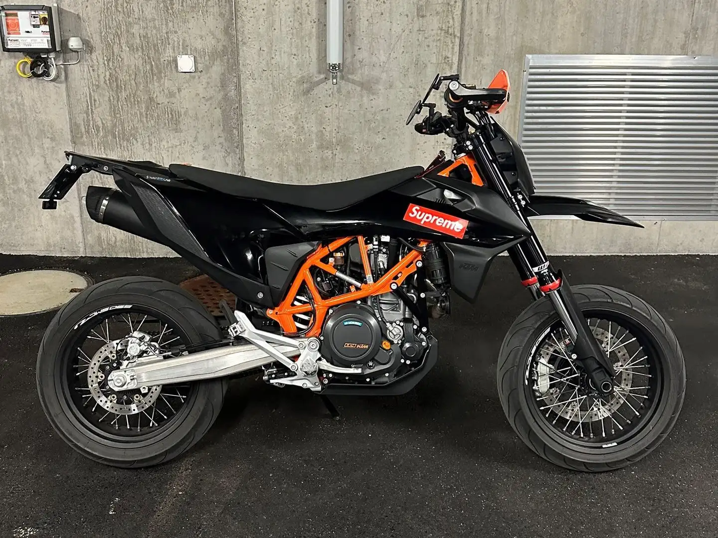 KTM 690 SMC R ABS Portocaliu - 1
