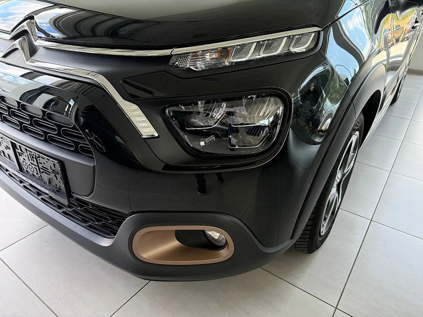 Citroen C3 PureTech 83 S&S 5-Gang-Manuell C-Series Nero - 2