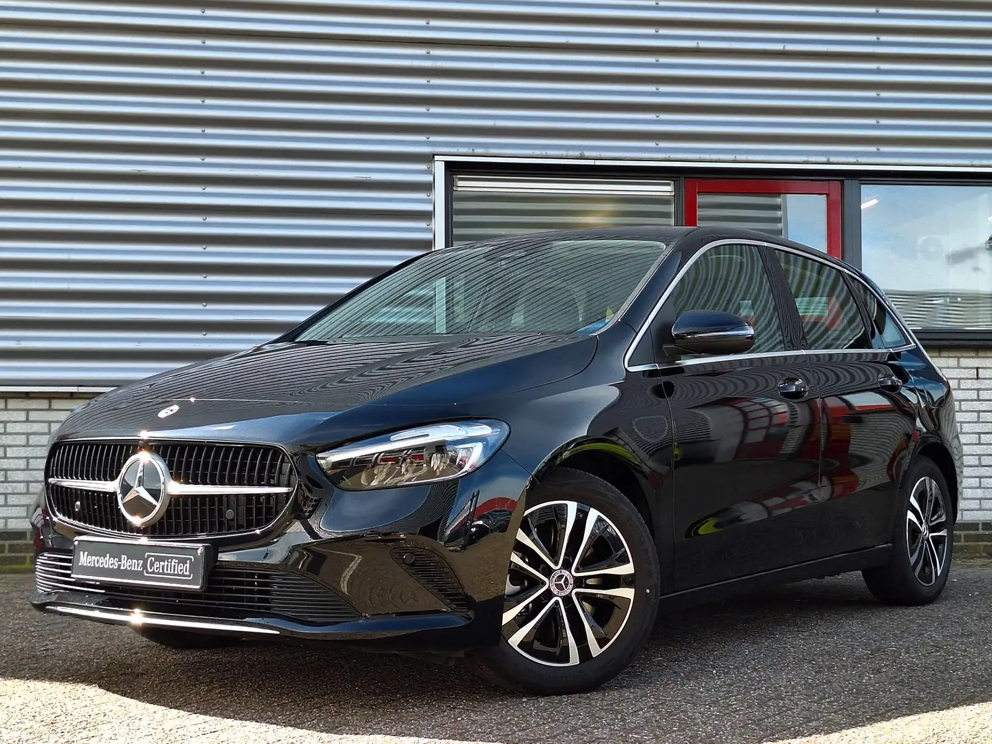 Mercedes-Benz B 250 e Business Line | Achteruitrijcamera | Widescreen Zwart - 2