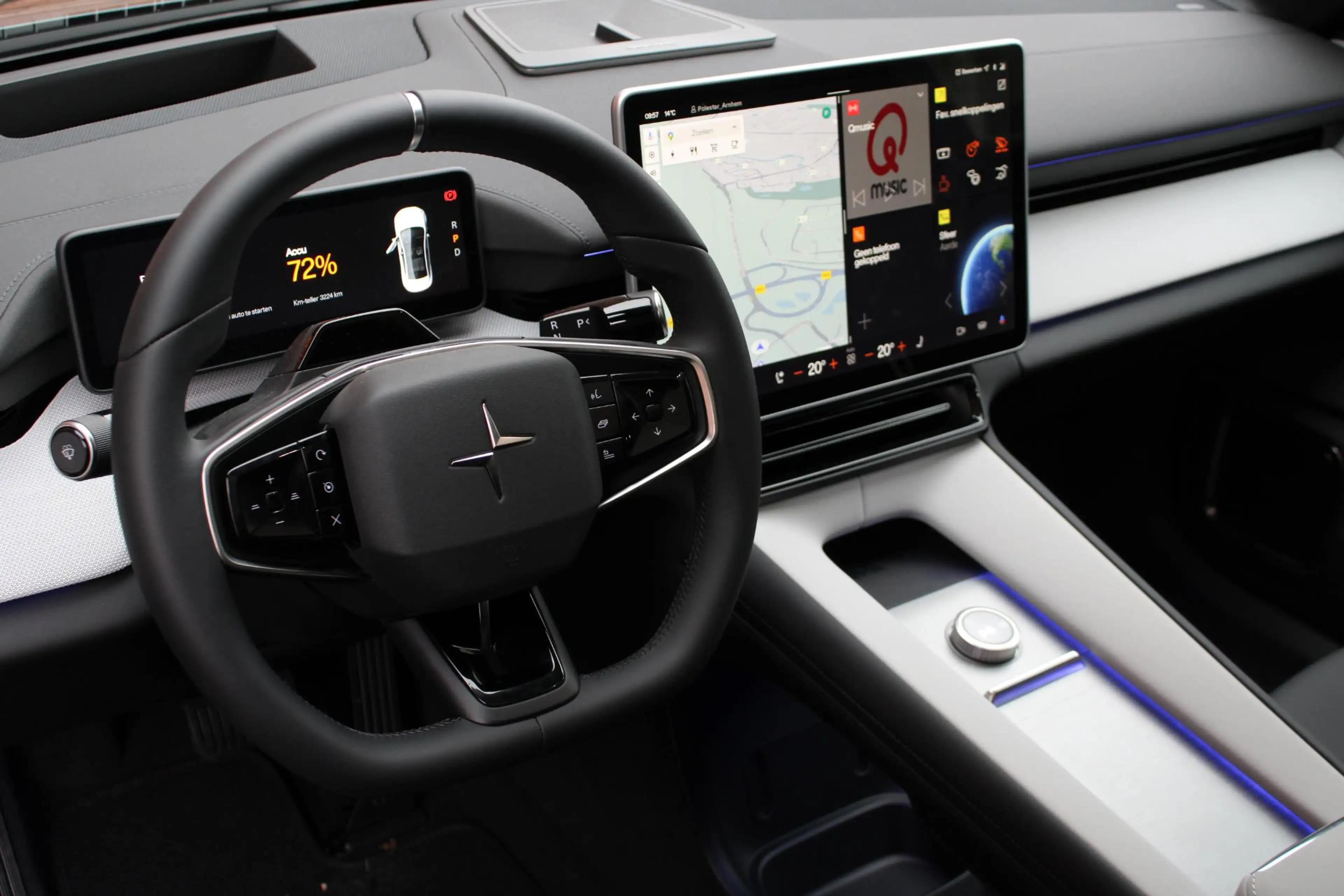 Polestar 4 Long Range Single motor Plus 100 kWh Panoramisch d — photo 6